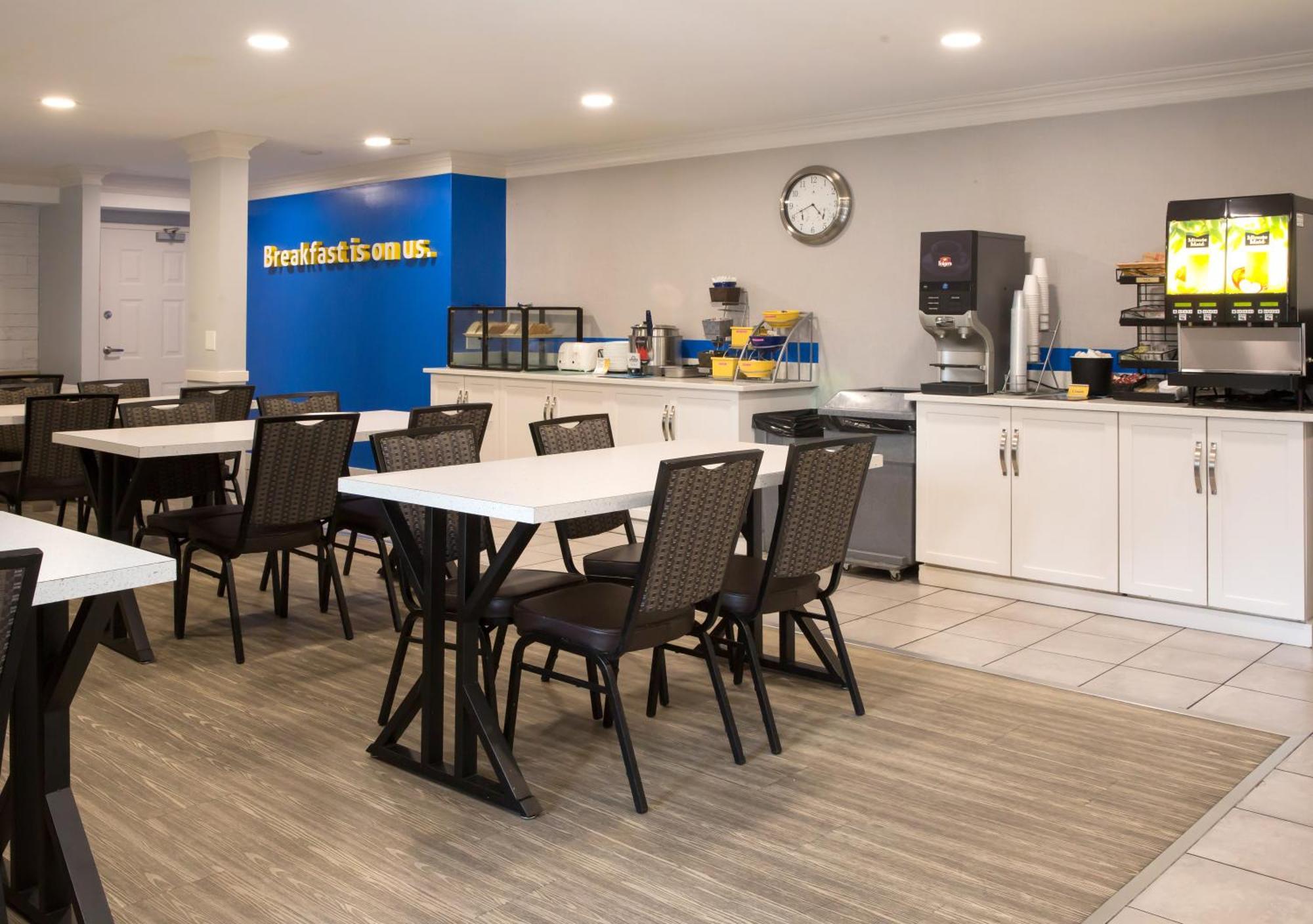 Days Inn By Wyndham Κελόουνα  Εξωτερικό φωτογραφία