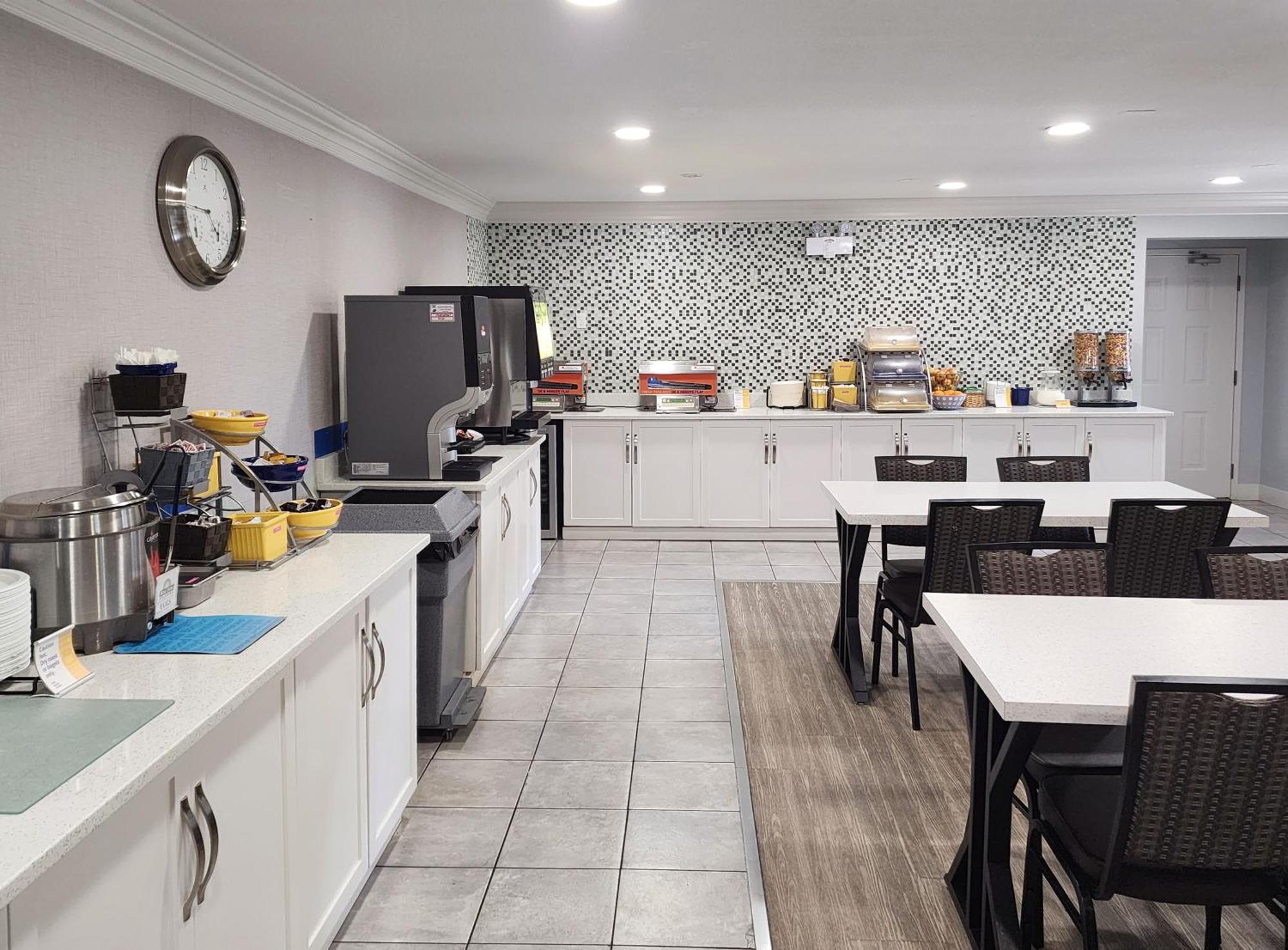 Days Inn By Wyndham Κελόουνα  Εξωτερικό φωτογραφία