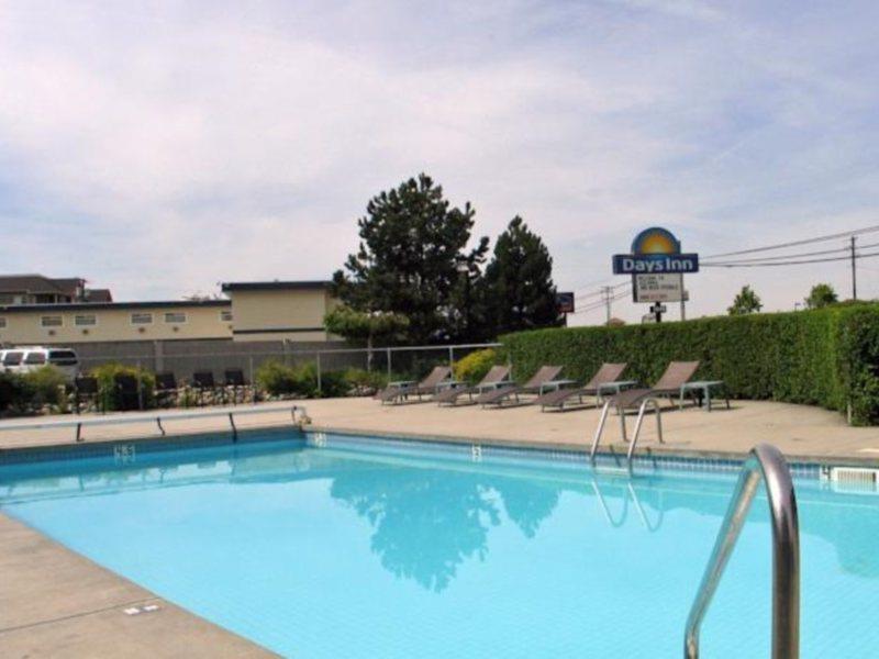 Days Inn By Wyndham Κελόουνα  Εξωτερικό φωτογραφία